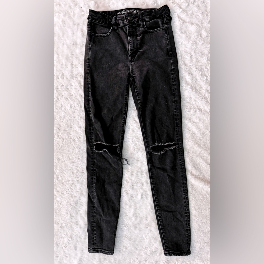 AMERICAN EAGLE Super Hi-Rise Jegging Distressed